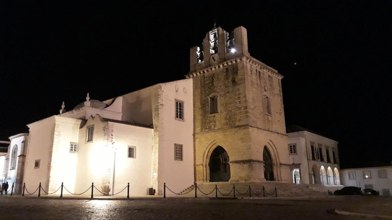 Hostel A Casa Da Arvore Faro Exterior photo
